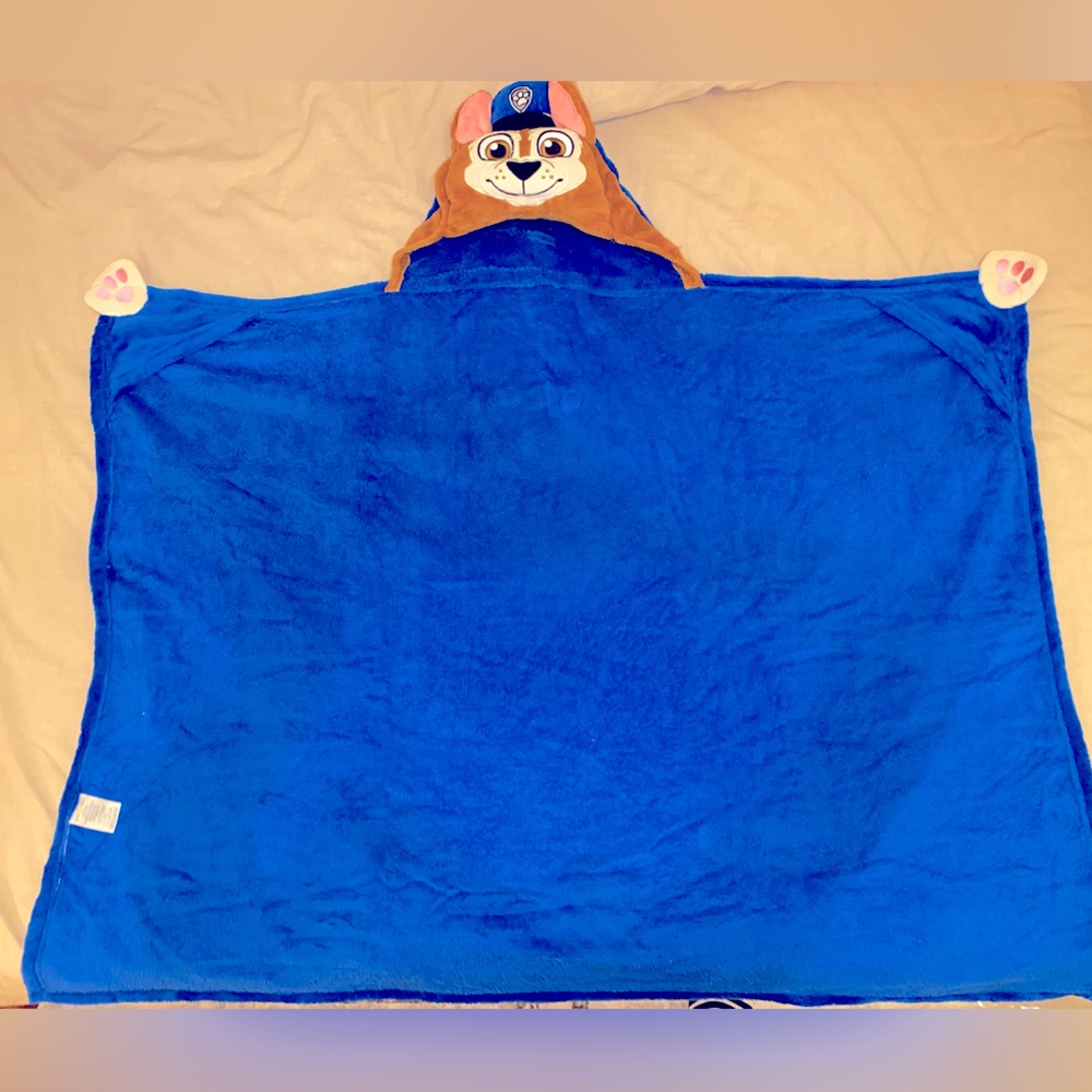 Comfy critters Paw Patrol Chase  packable blanket for kids with hood